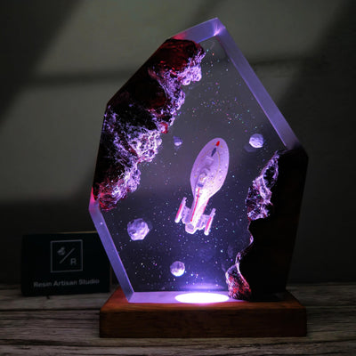 Star Trek USS Voyager NCC-74656 Resin Lamp