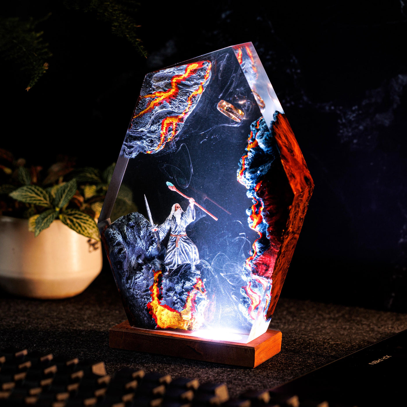 Lord King Resin Lamp