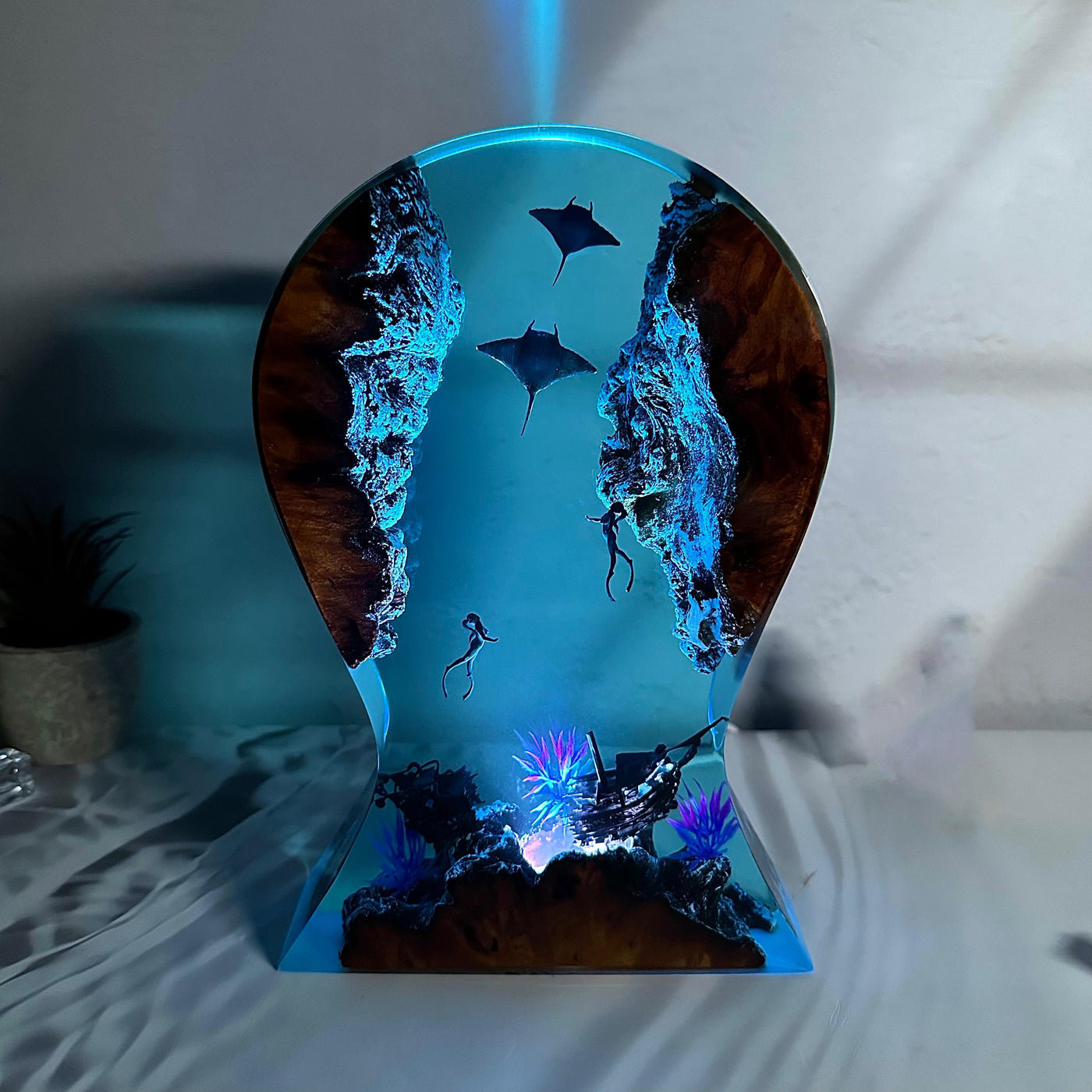 Headphone stand Manta rays resin