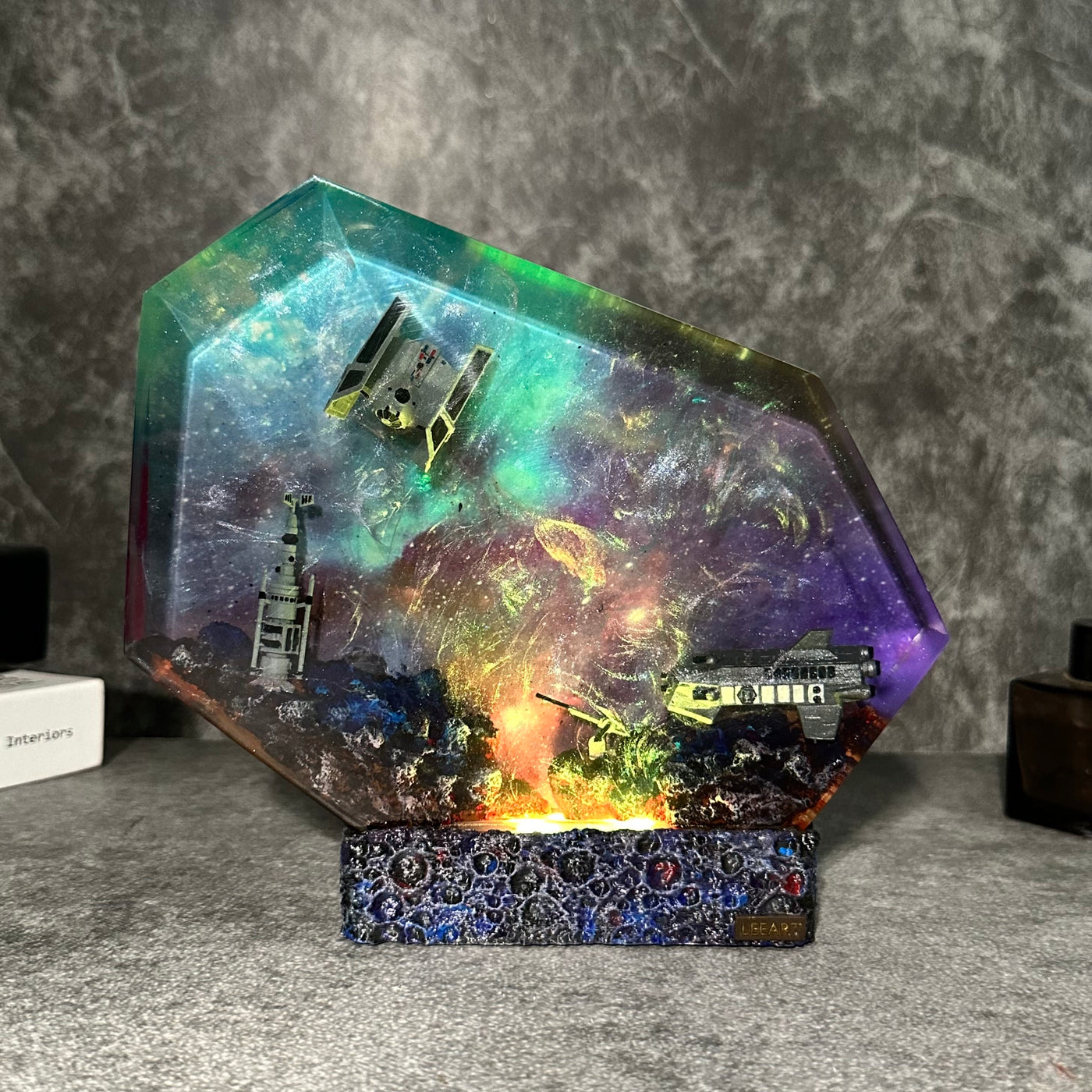 Spaceship resin epoxy lamp 2