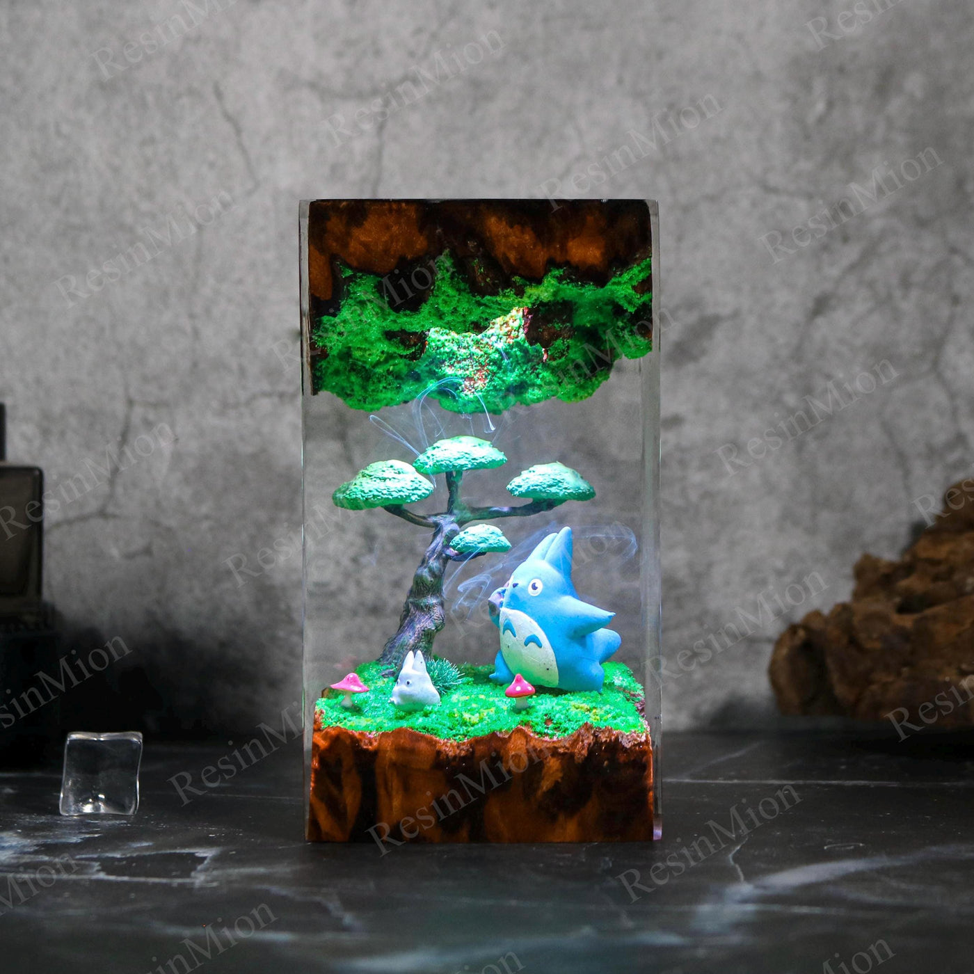 Mini Toto.ro Resin Lamp