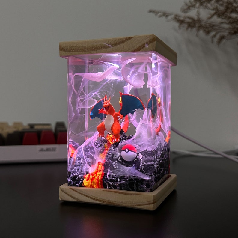 Cha.rizard Resin Lamp