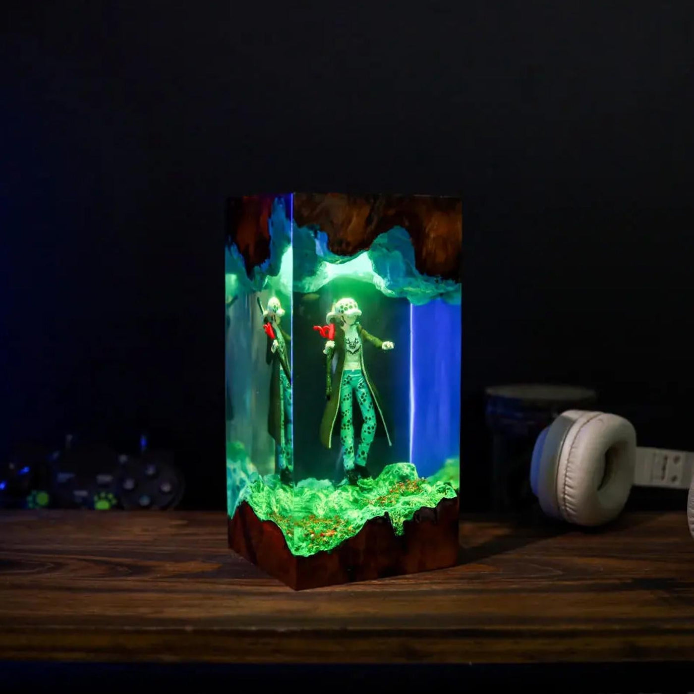 Trafalgar D. Water Law Epoxy Resin Wood Lamp