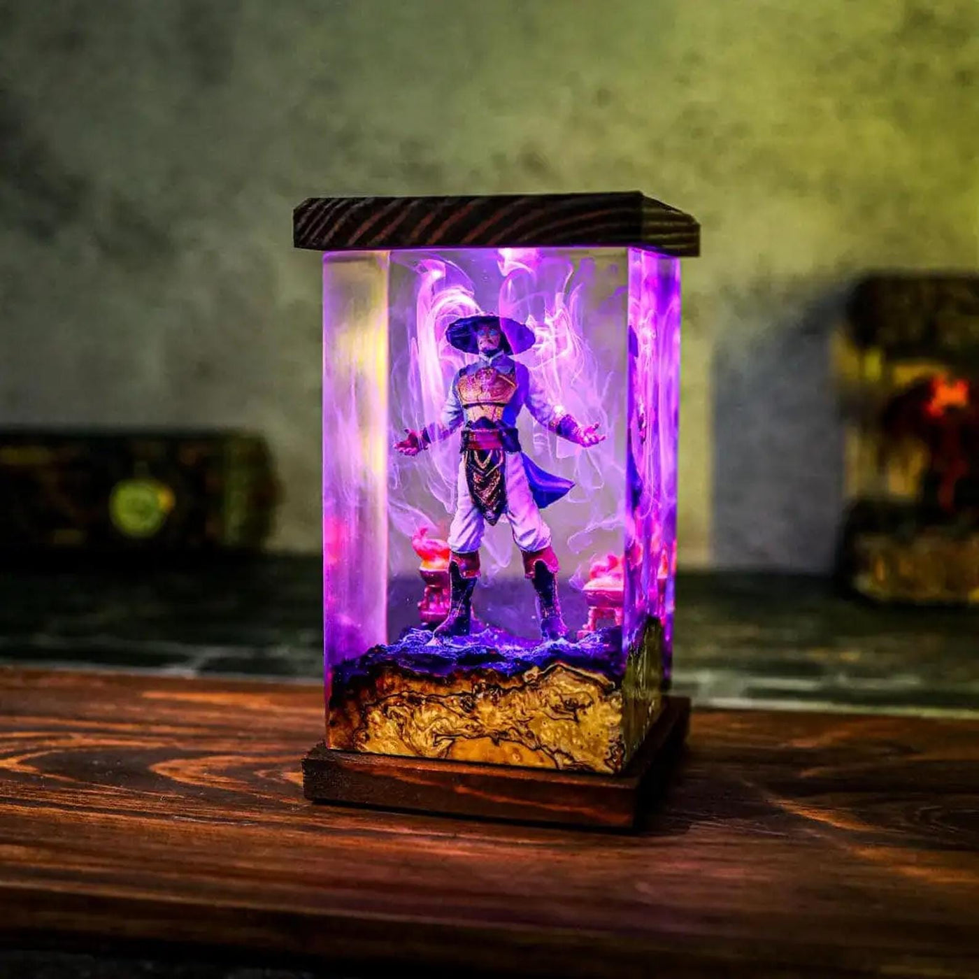 R.aiden Mort.al Kom.bat Resin Lamp