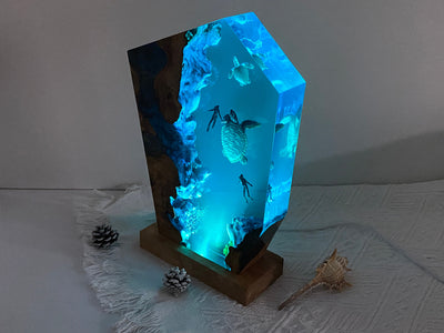 Diver and Tortoise Epoxy Resin Lamp,