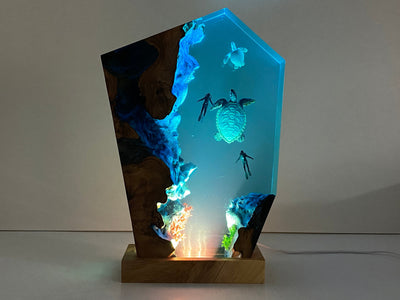 Diver and Tortoise Epoxy Resin Lamp,