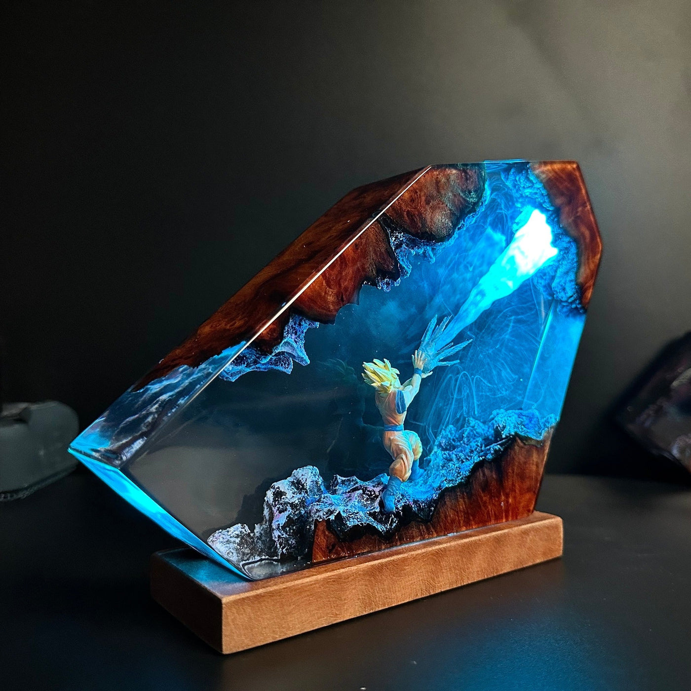 Son.goku Super Sa.iyan Resin Lamp