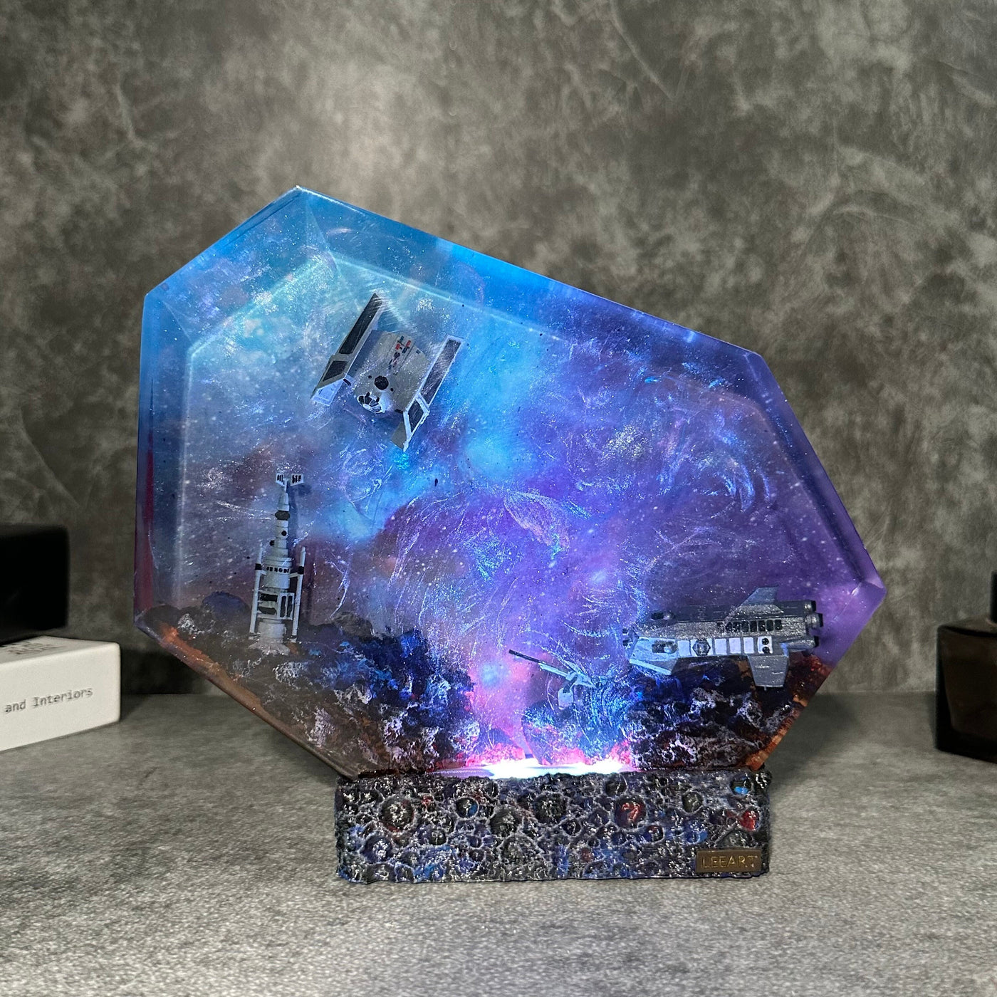 Spaceship resin epoxy lamp 2