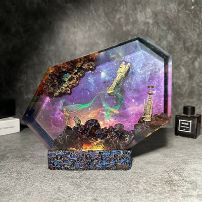 Alien resin epoxy lamp 2