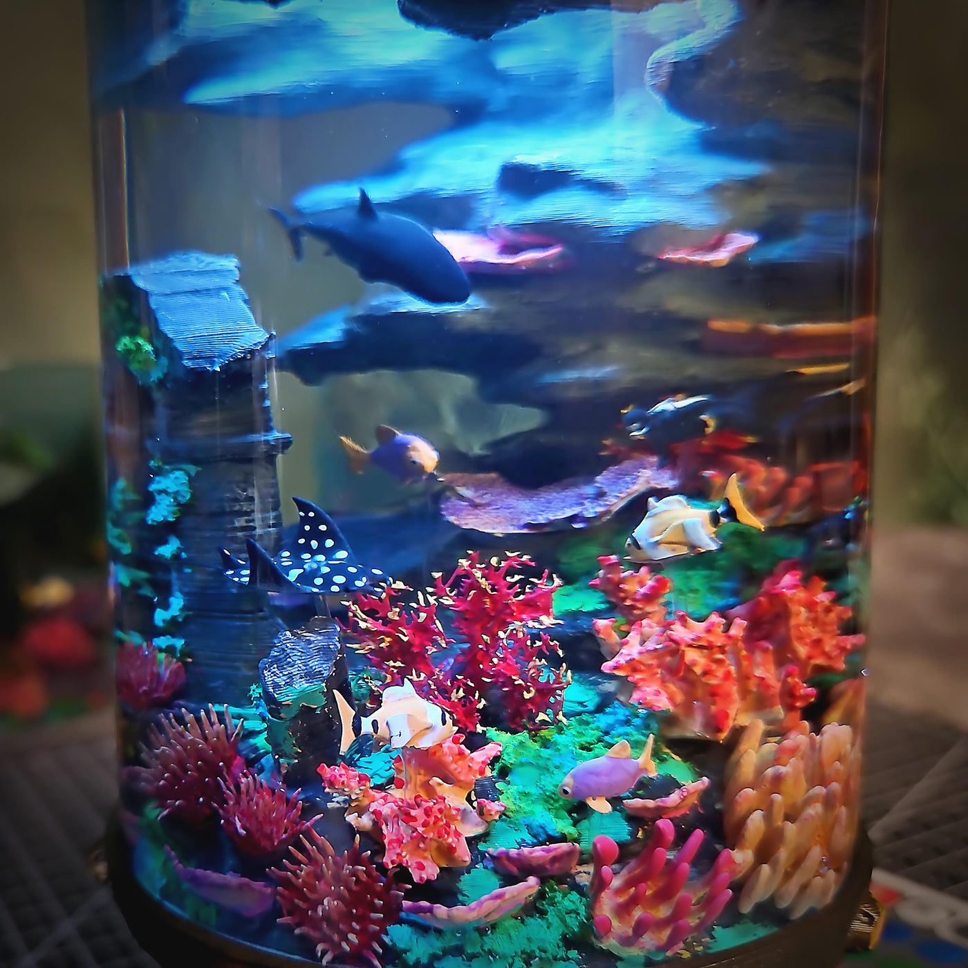 Underwater wonderland resin lamp