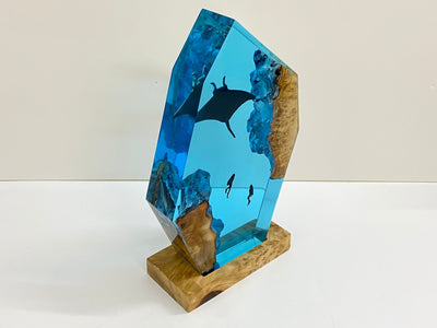 Manta Ray And Diver Underwater Resin Lamp