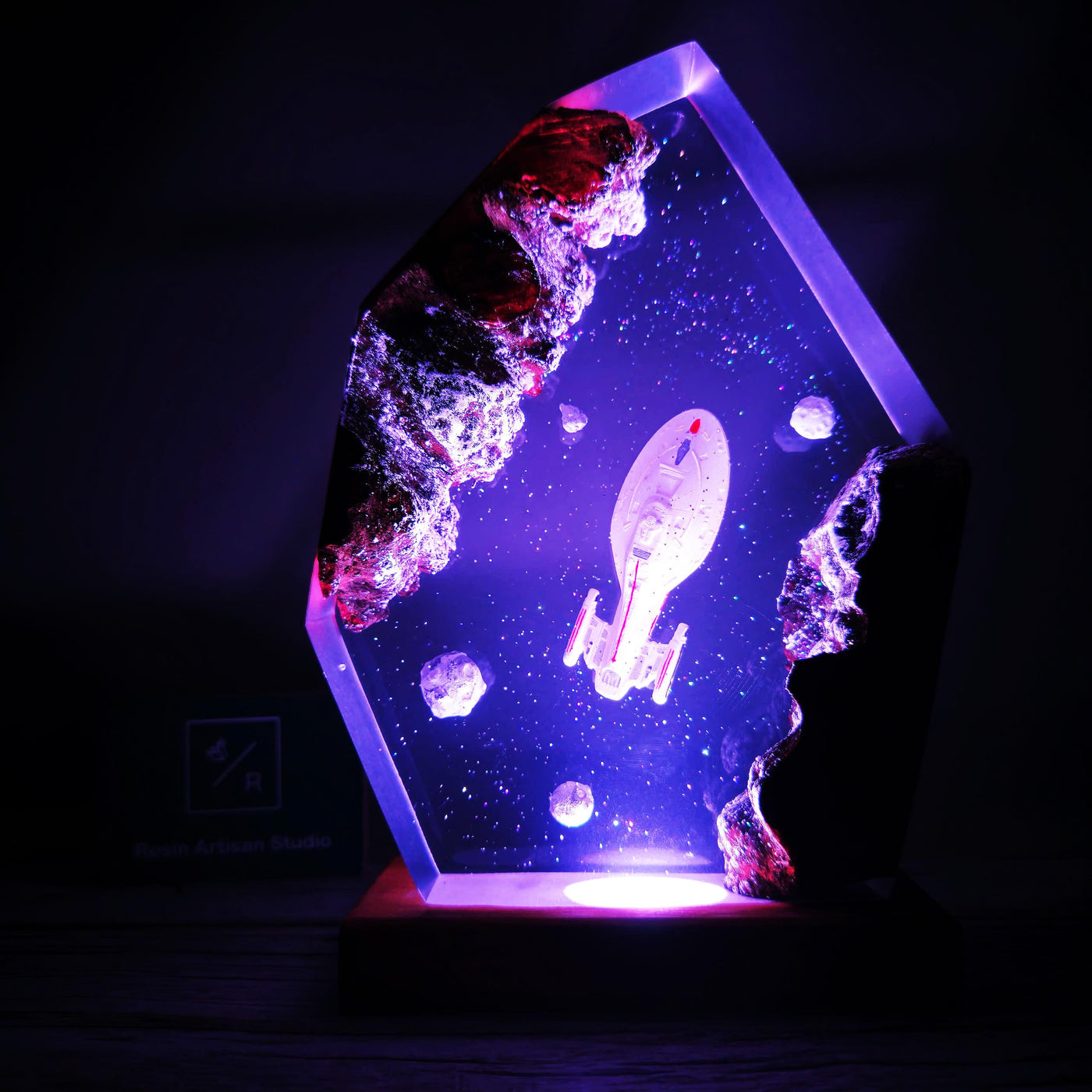 Star Trek USS Voyager NCC-74656 Resin Lamp