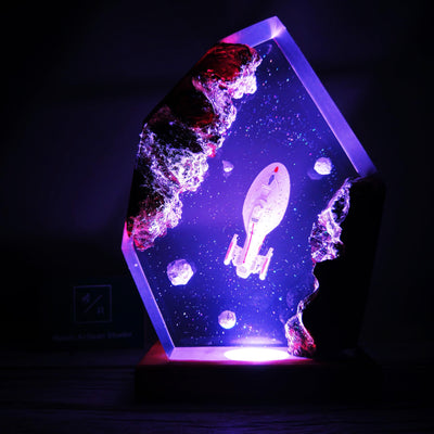 Star Trek USS Voyager NCC-74656 Resin Lamp
