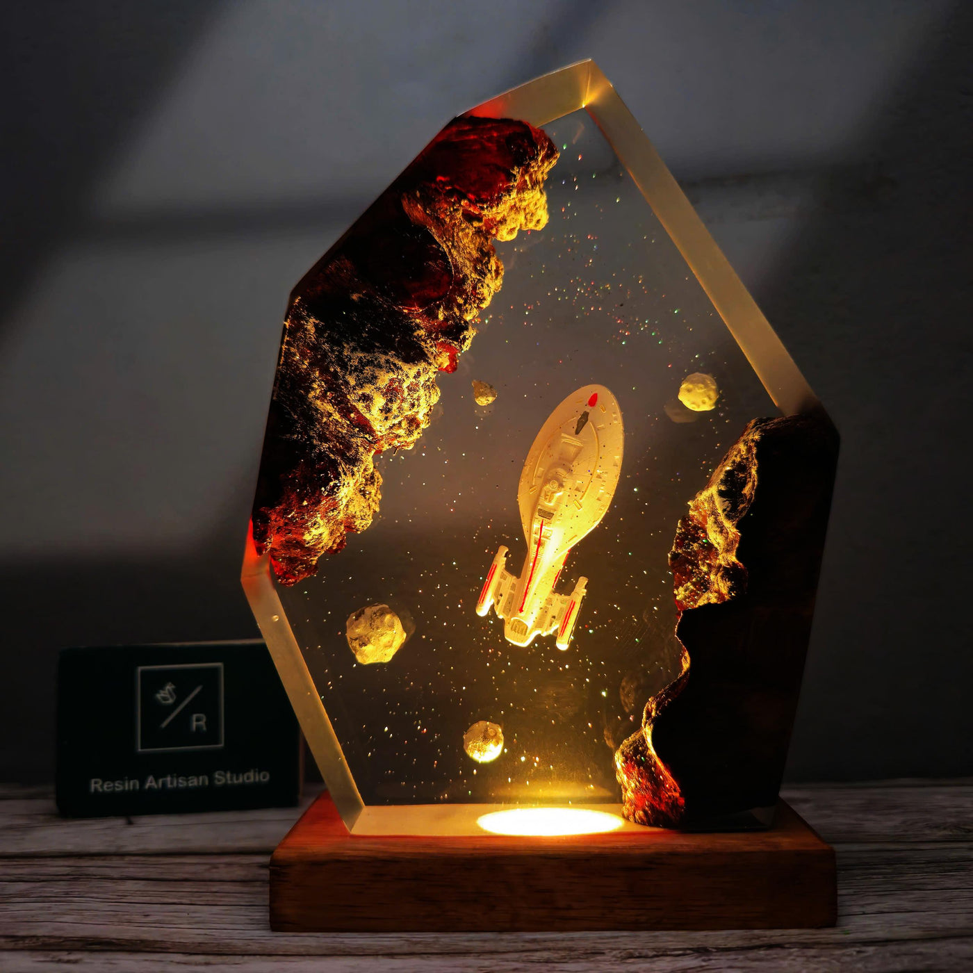 Star Trek USS Voyager NCC-74656 Resin Lamp