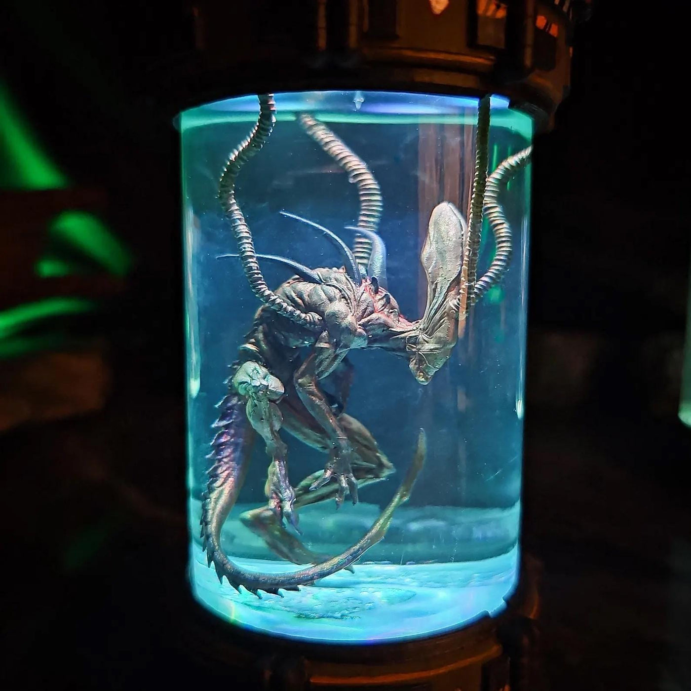 Xeno.morph Healing Chamber Incubator Resin Lamp