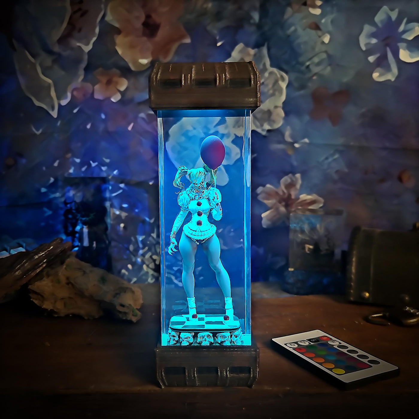 I.T girl resin lamp