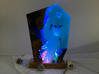 Diver and Tortoise Epoxy Resin Lamp,