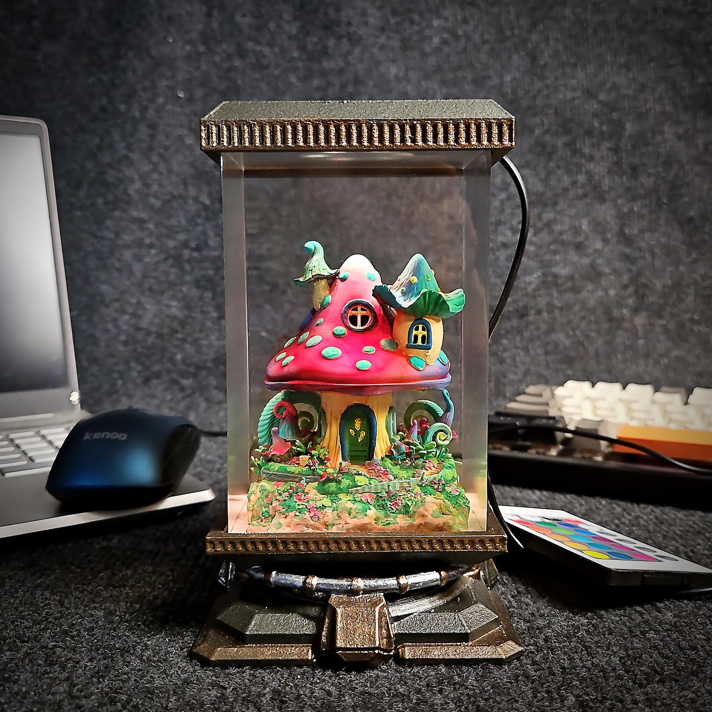 Mushroom house resin lamp