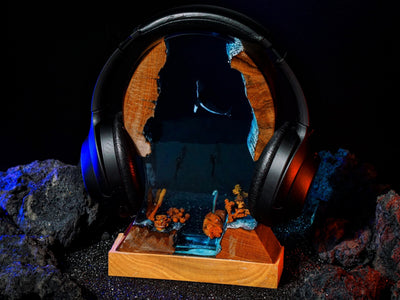 Whale and Divers Headphone Stand