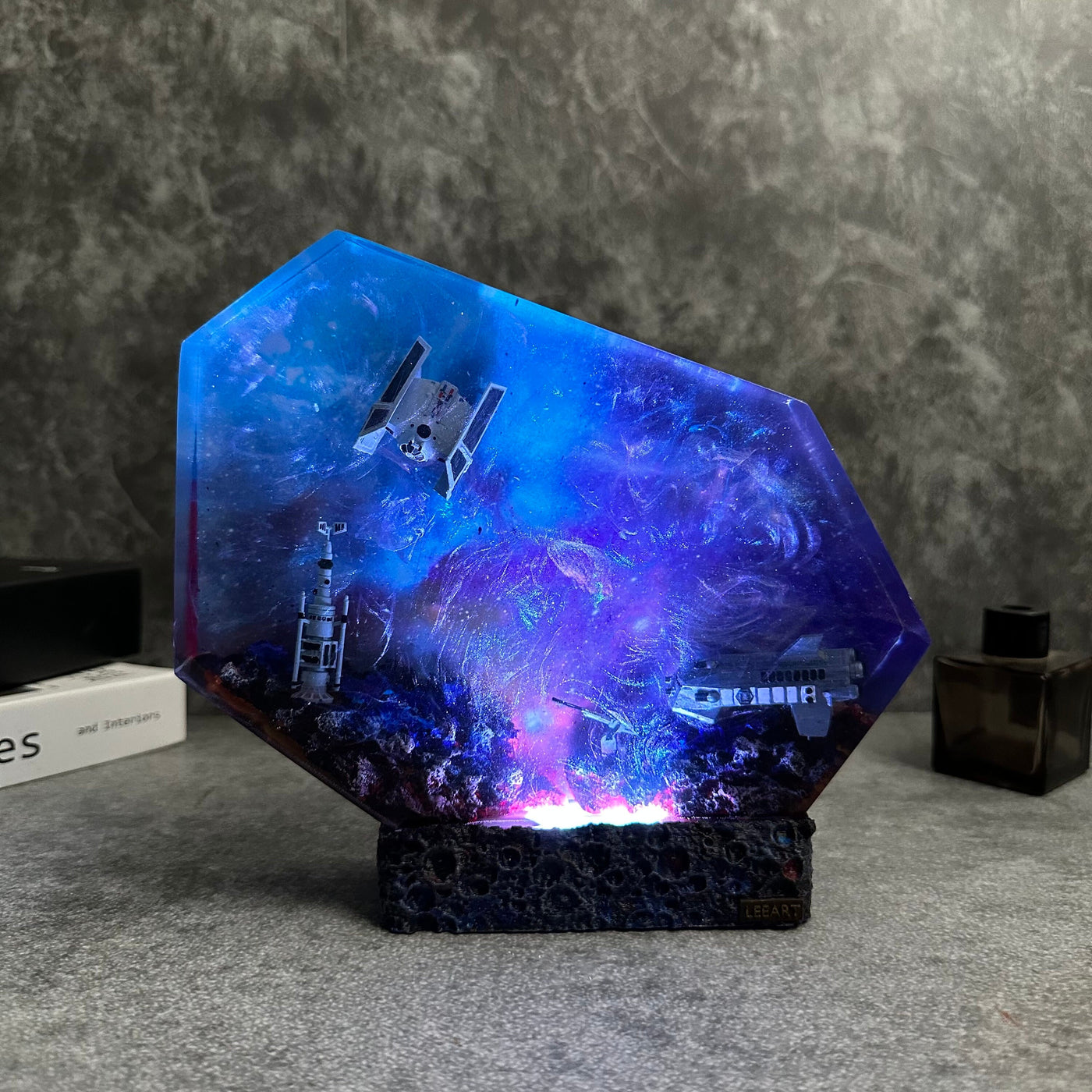 Spaceship resin epoxy lamp 2