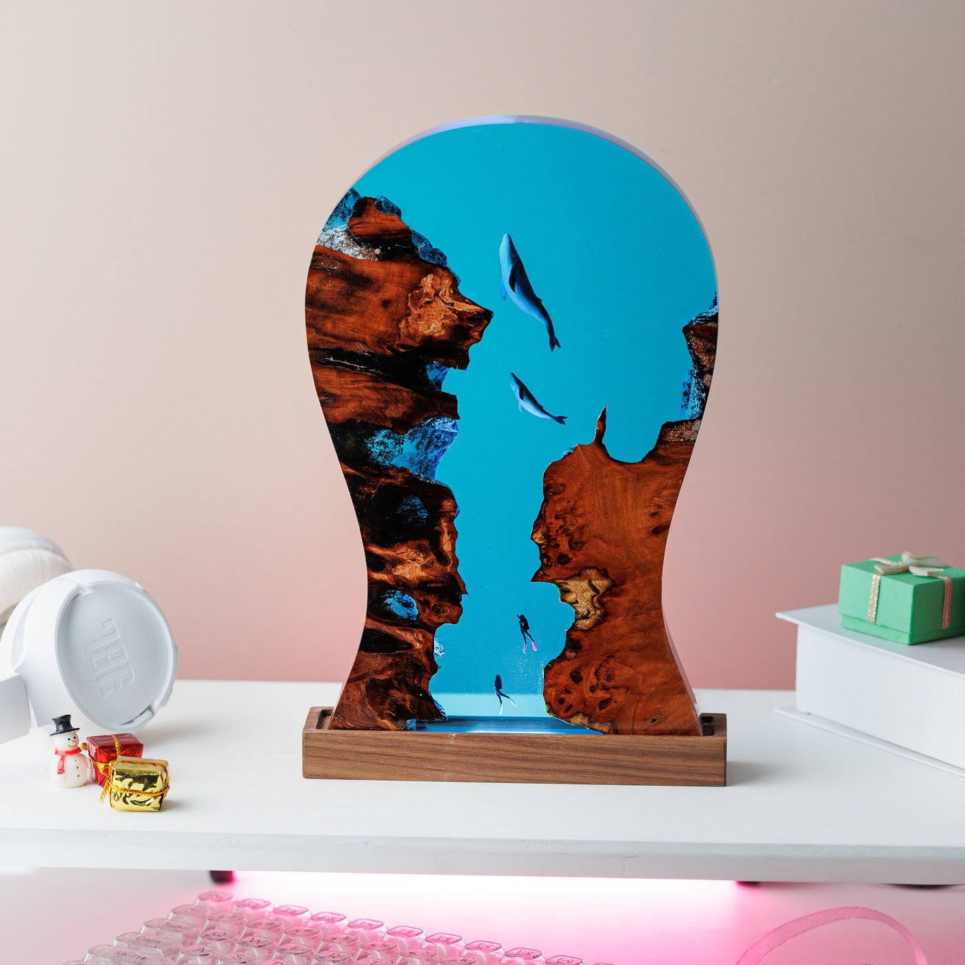 HEADPHONE STAND Resin Lamp