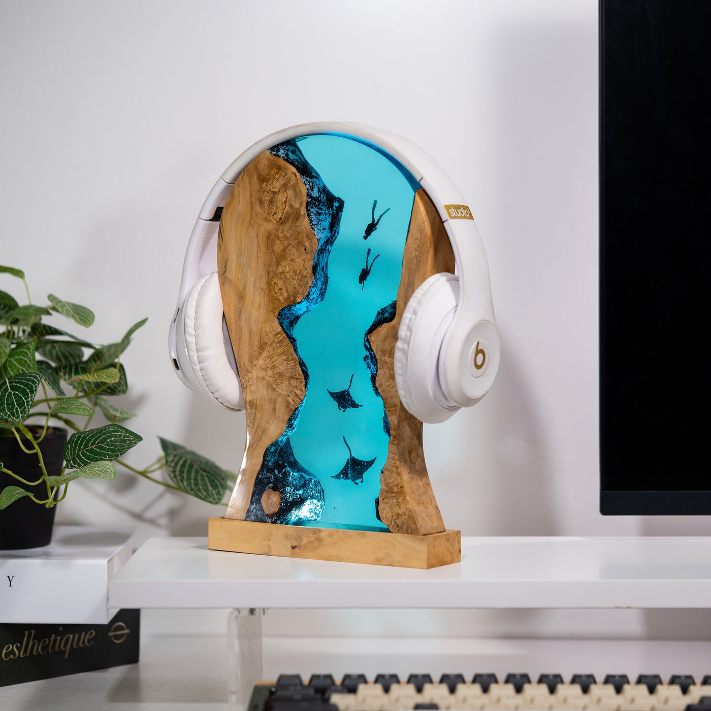 HEADPHONE STAND Epoxy Lamp 2