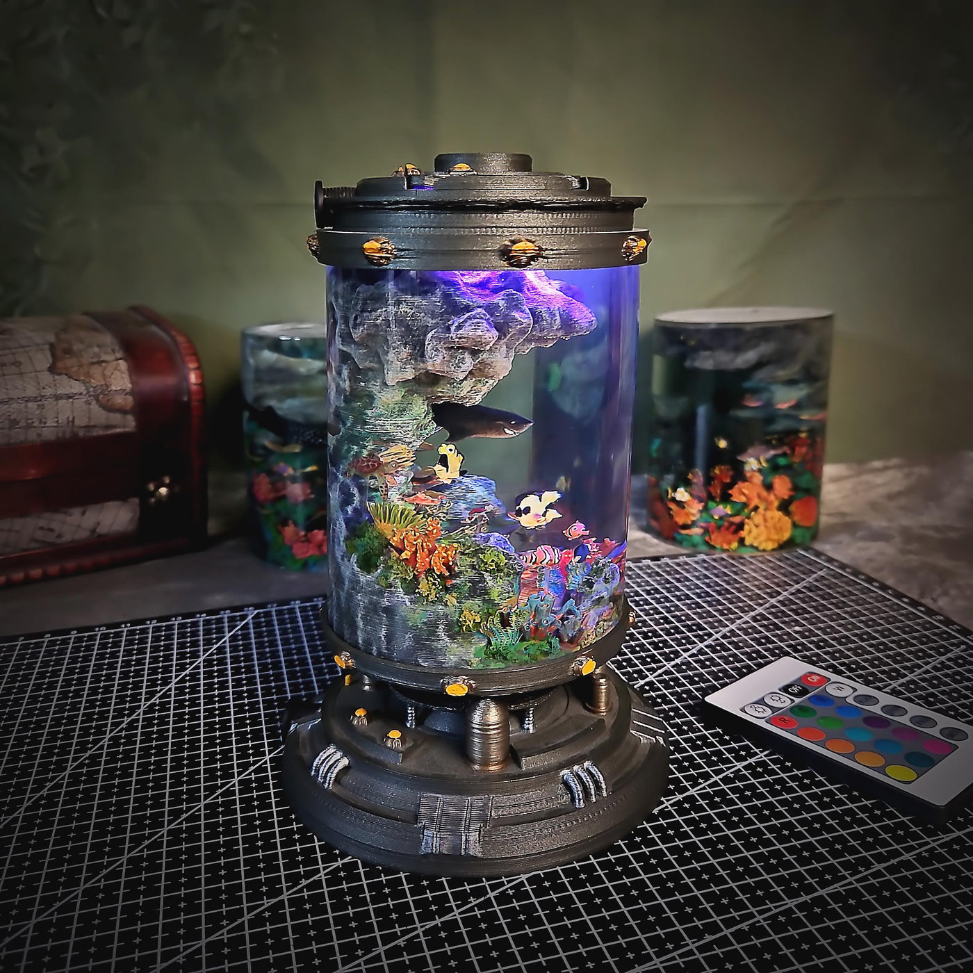 Clownfish resin lamp