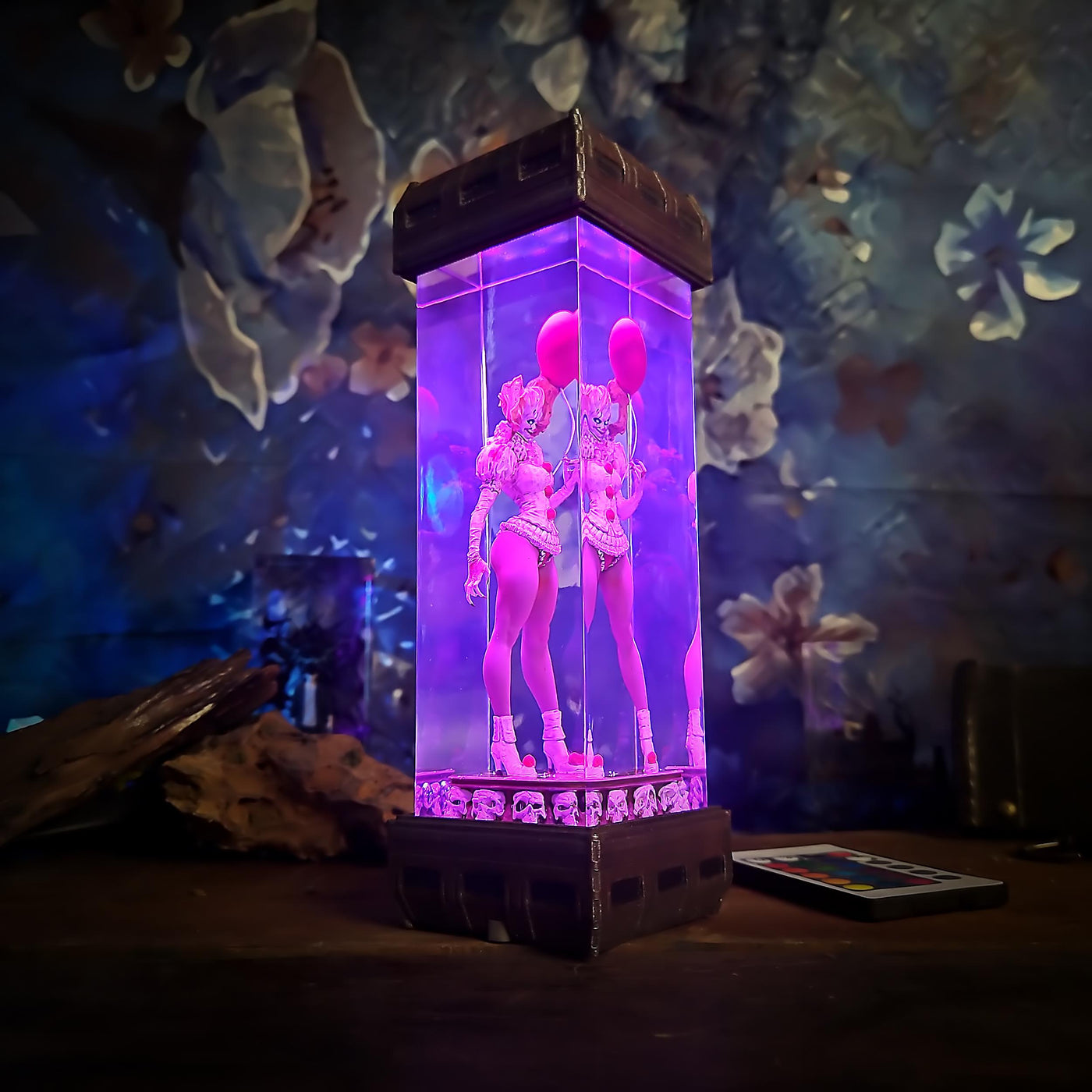 I.T girl resin lamp