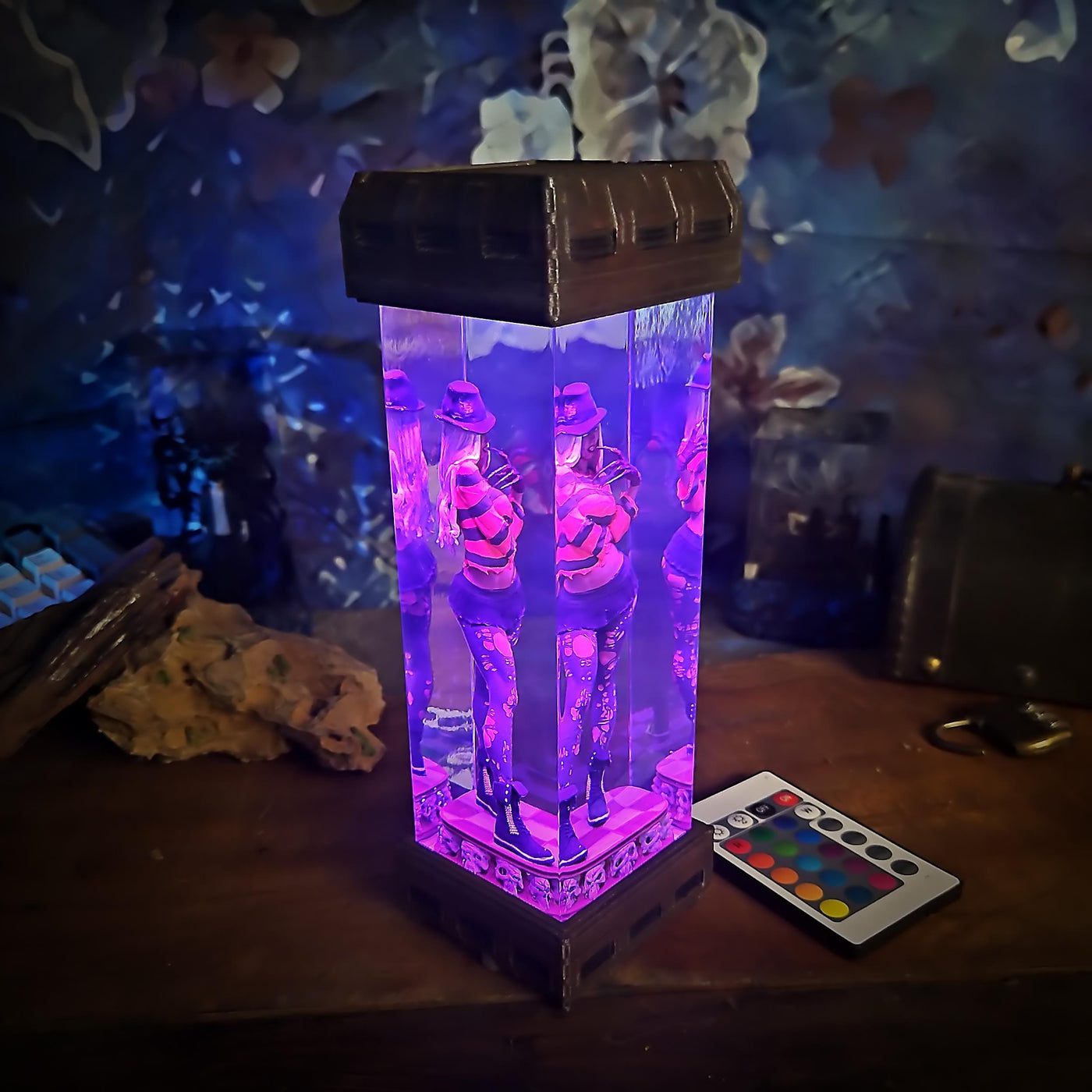 Sexy Fr.e.ddy girl resin lamp