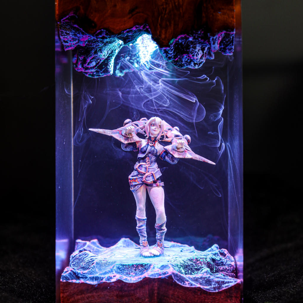 Briar League of Legends Lamp