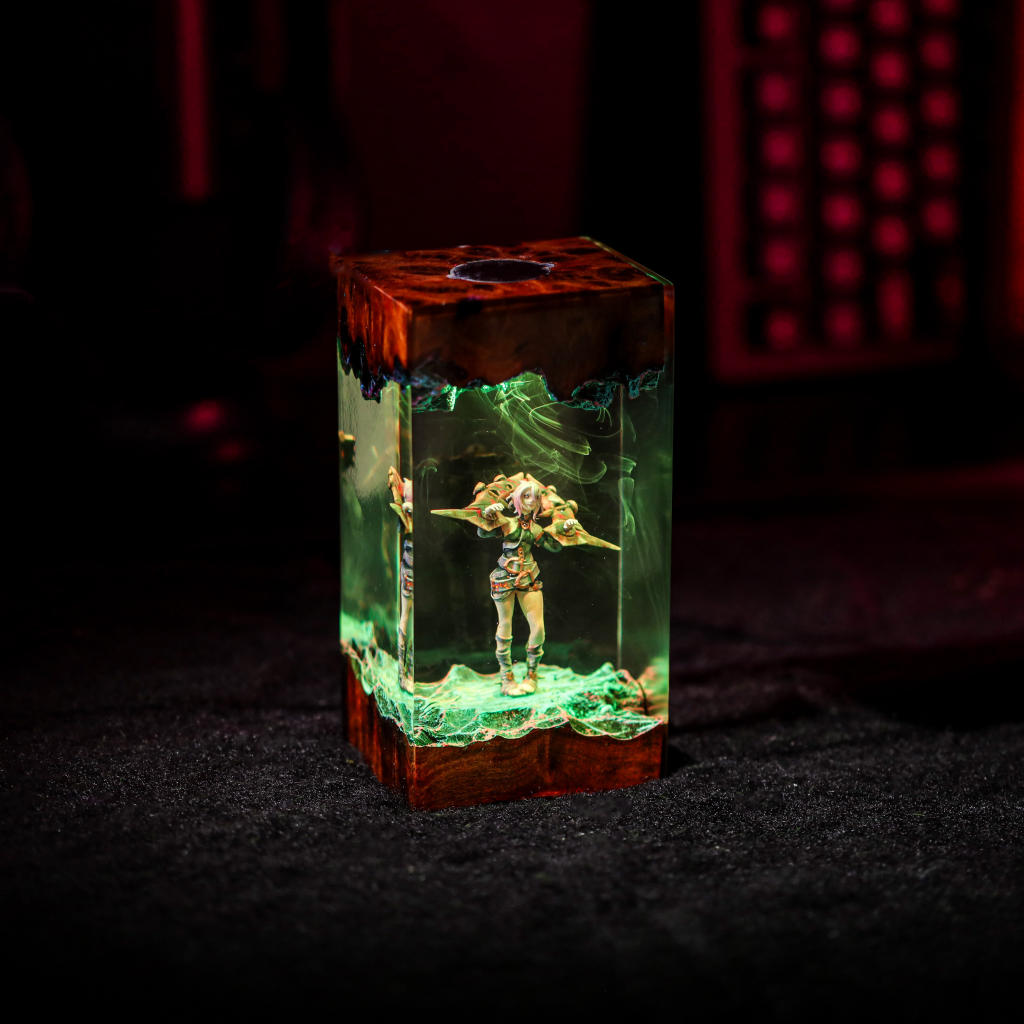 Briar League of Legends Lamp