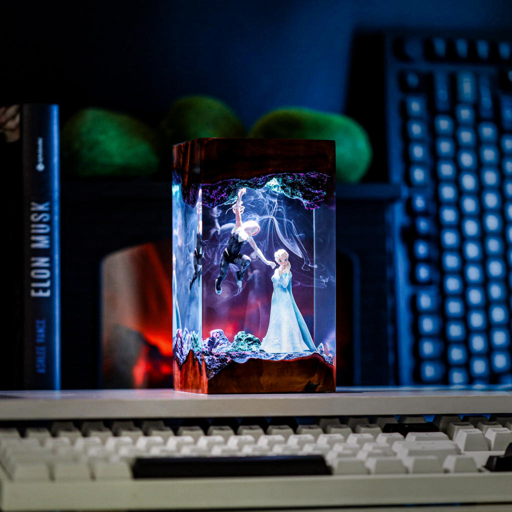 Frozen Elsa vs Spidergirl Lamp