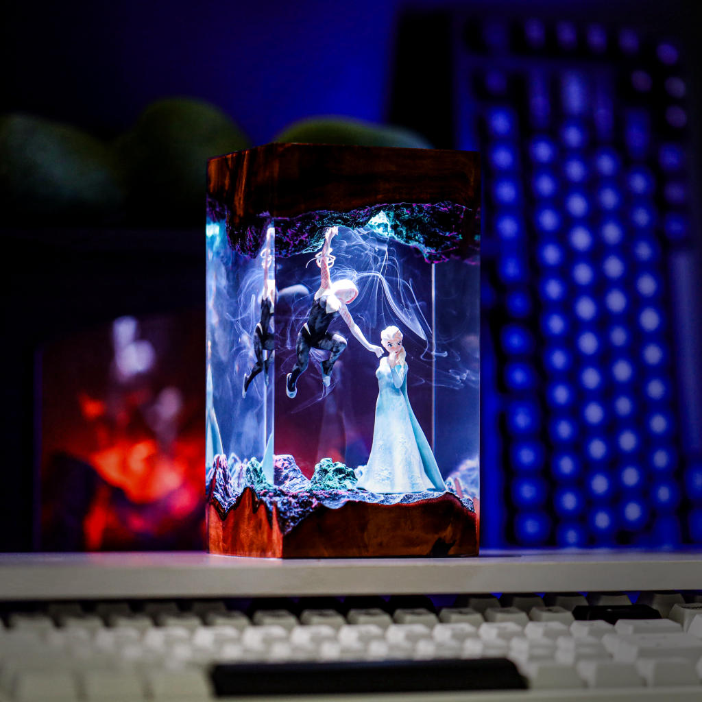 Frozen Elsa vs Spidergirl Lamp