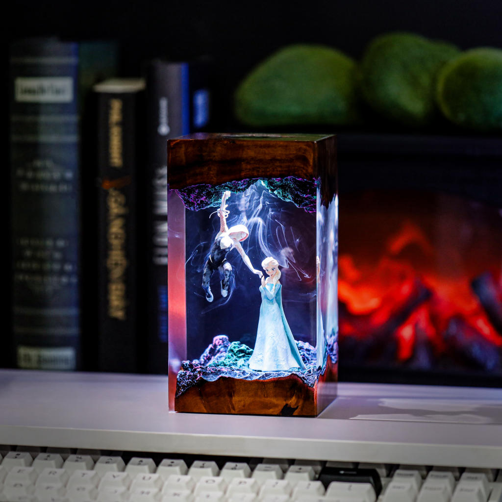 Frozen Elsa vs Spidergirl Lamp