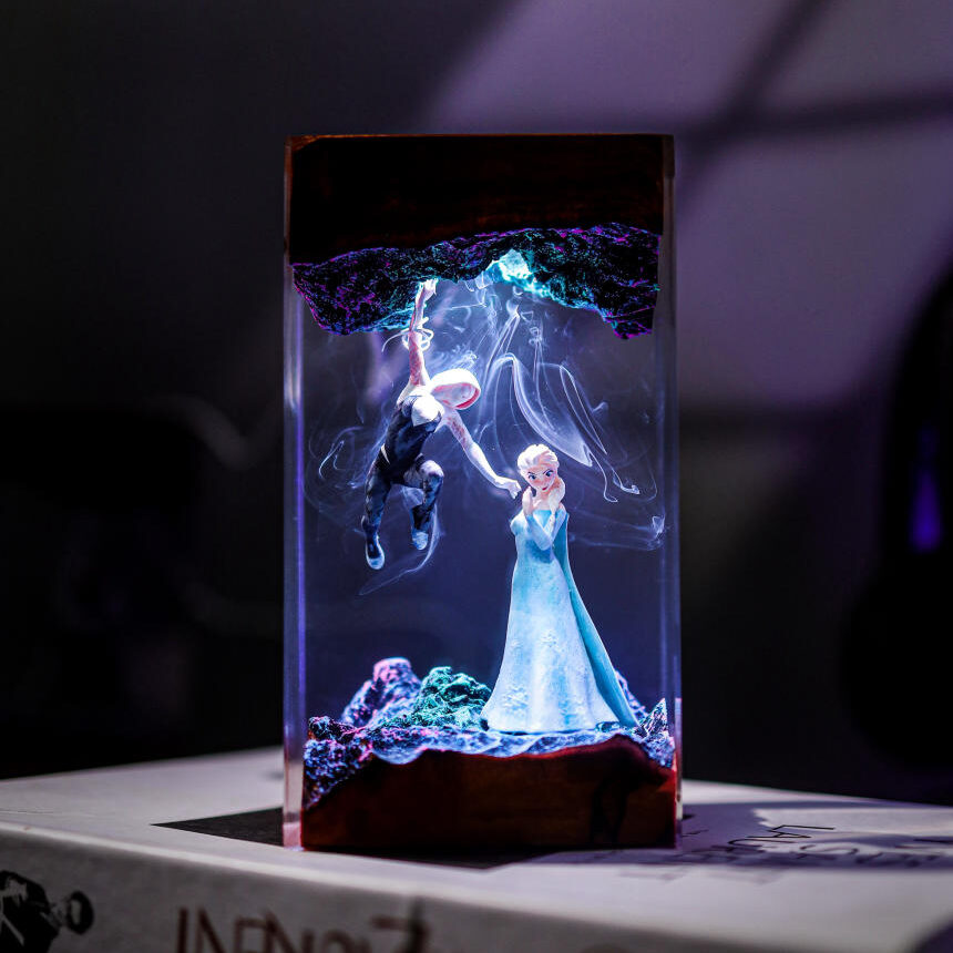Frozen Elsa vs Spidergirl Lamp