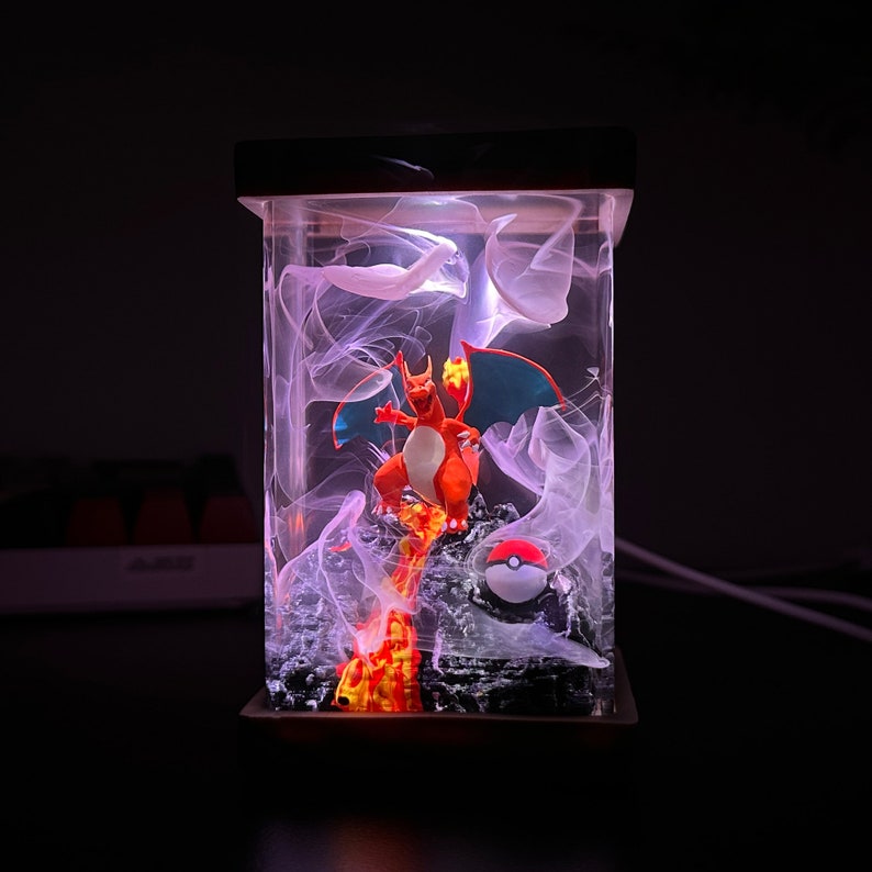 Cha.rizard Resin Lamp