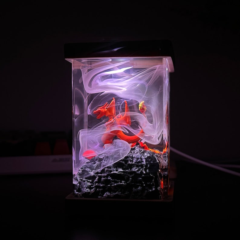 Cha.rizard Resin Lamp