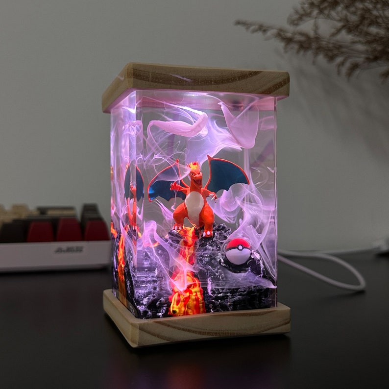 Cha.rizard Resin Lamp