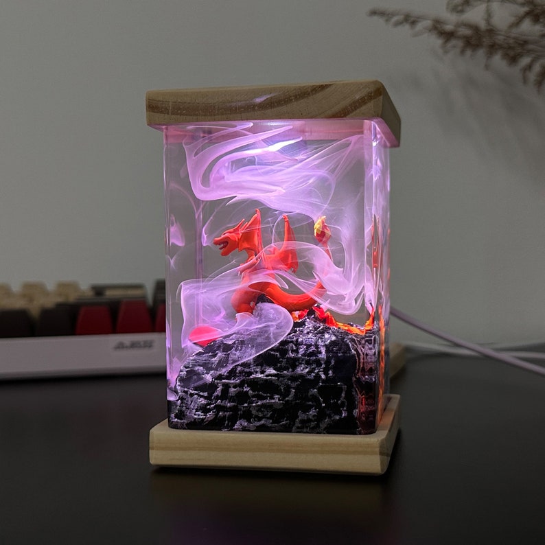 Cha.rizard Resin Lamp