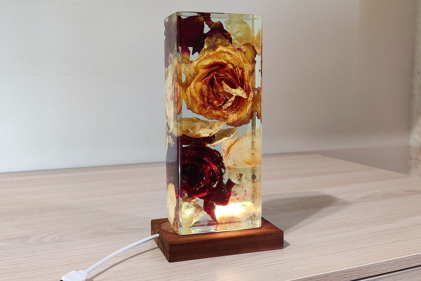 Resin Lamp With Real Flowers