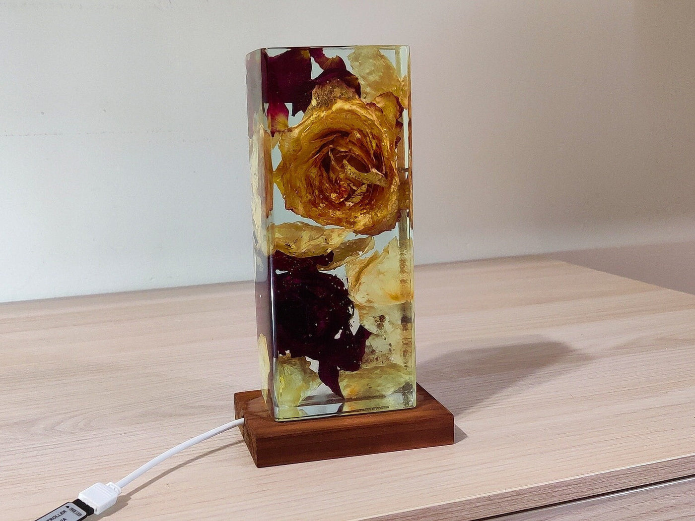 Resin Lamp With Real Flowers