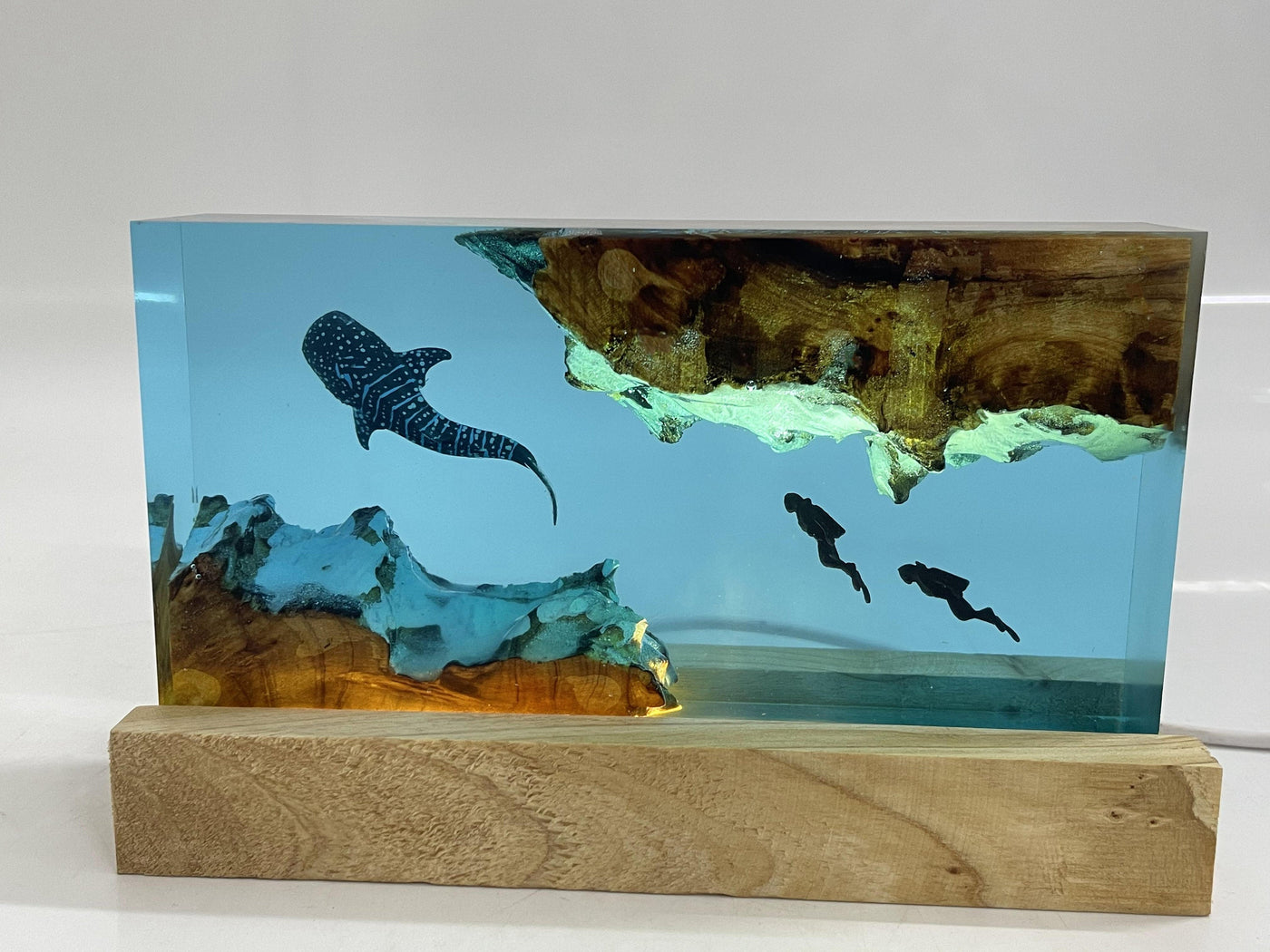 Whale Shark Cube Resin Lamp(OR)