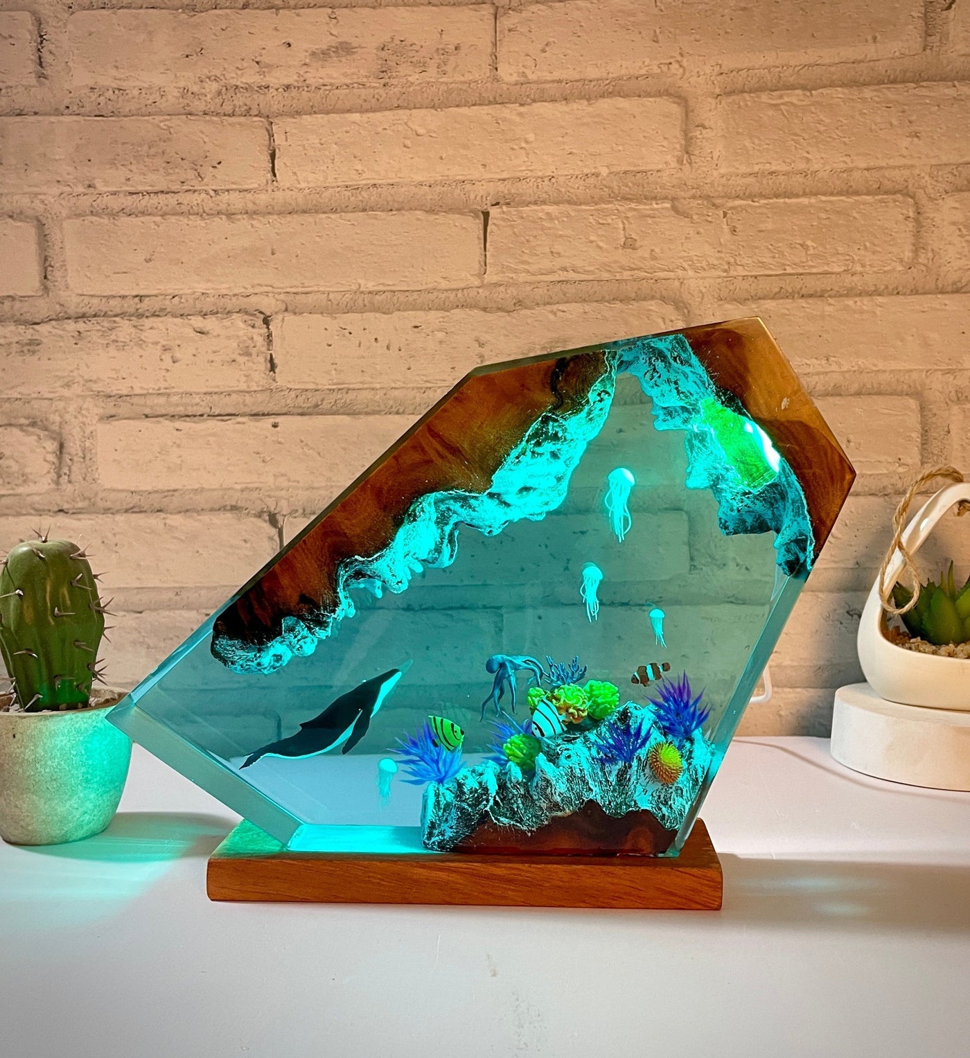 Humpback Whale and Jellyfish Resin Night Light(OR)