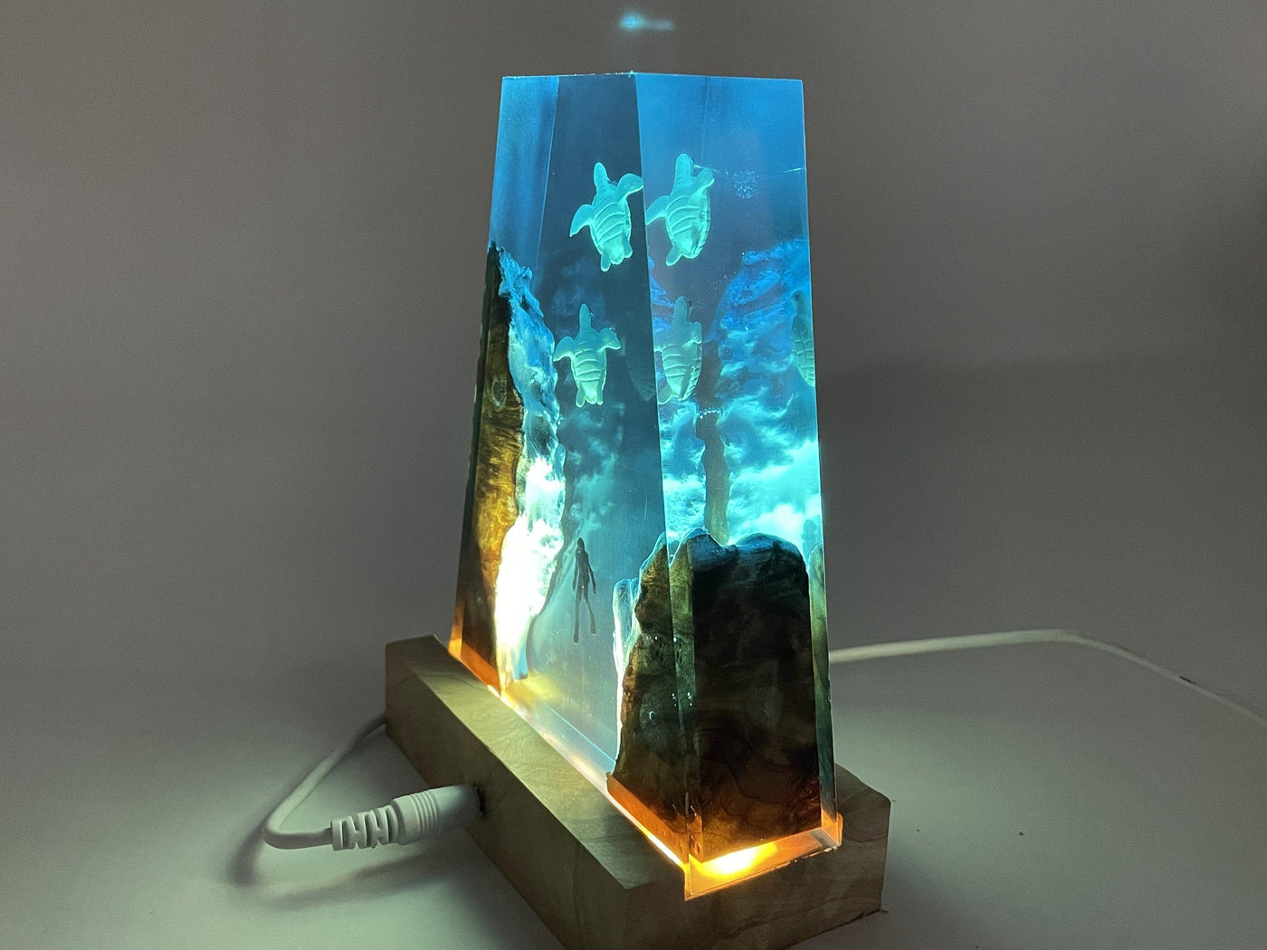 Sea Turtle Resin Lamp Handmade Art(OR)