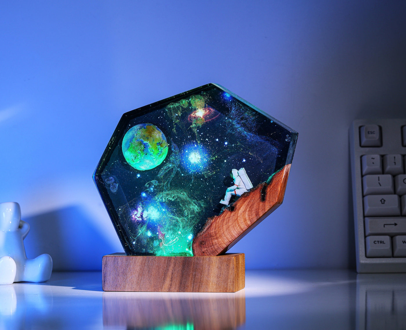 Millennium Falcon Spaceship Epoxy Resin Lamp 2(SGR)