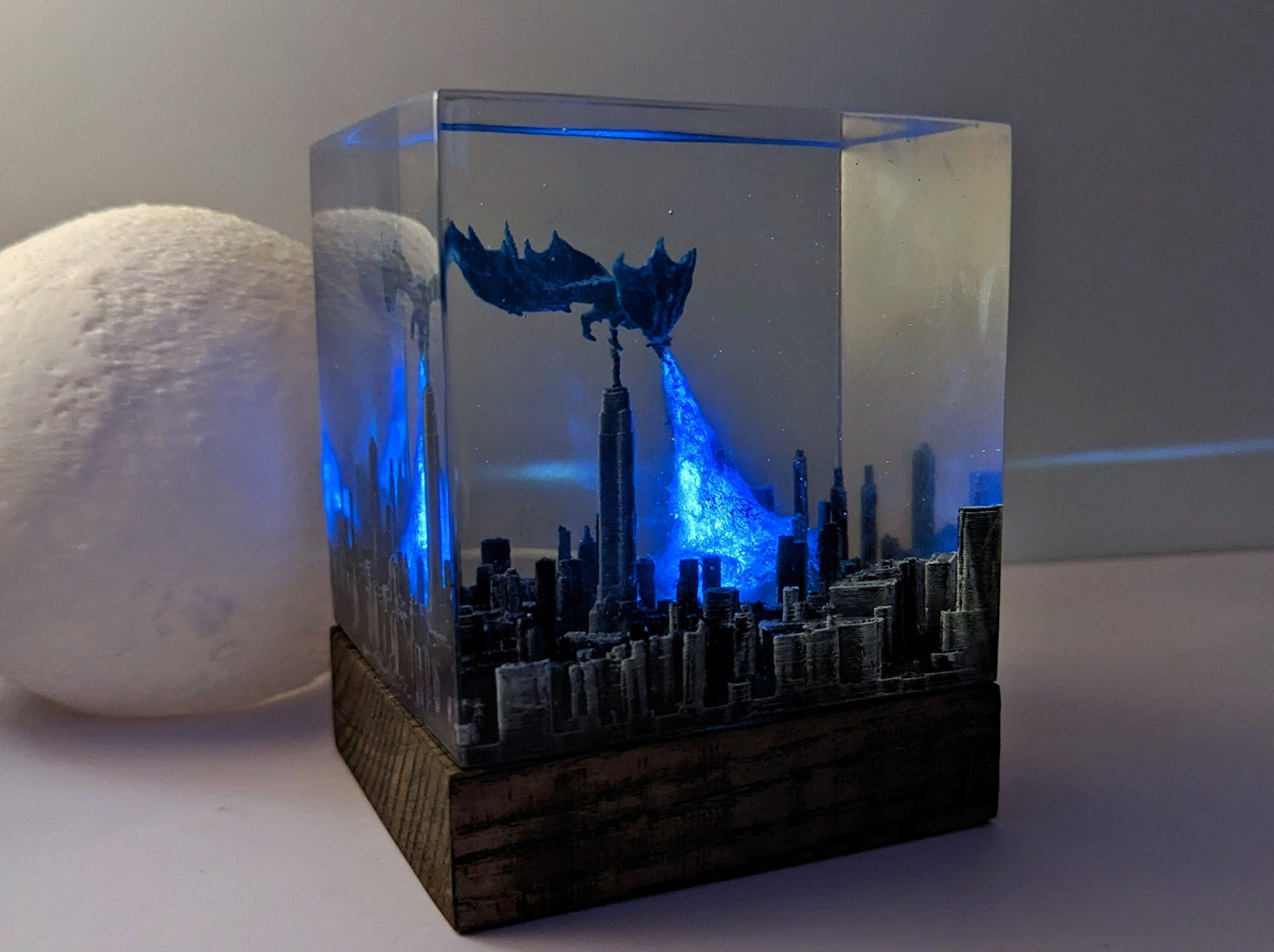 Fire Dragon in City Resin Lamp 2(MTR)