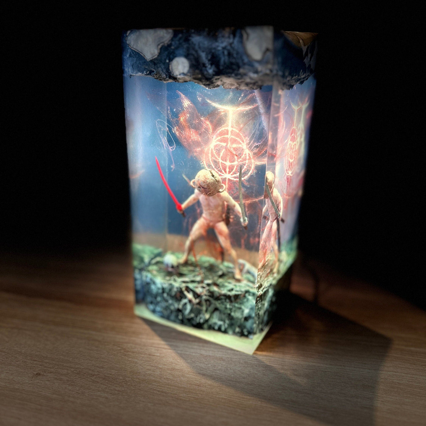 Le.t me so.lo Her Resin Lamp 3(VD)