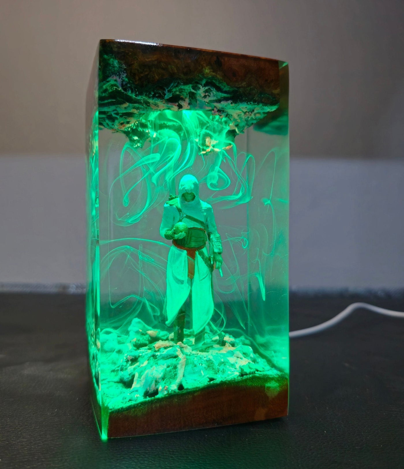 Assa.ssin's Cr.eed Resin Lamp