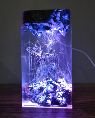 Yho.rm the Gia.nt Resin Lamp