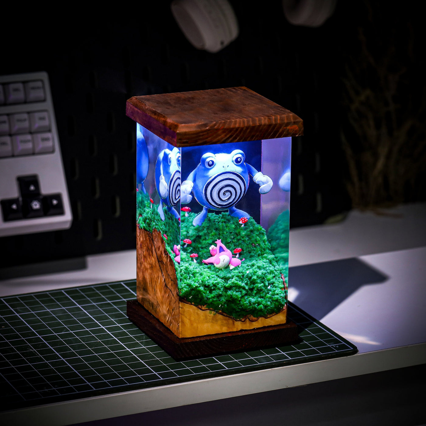 Poliwhirl and Skitty Epoxy Lamp